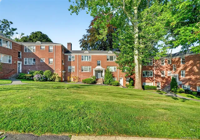 Photo 3 of House for sale at 2 Soundview Ave #A2G, White Plains, NY 10606 | MLS# 1027369 | Listing updated on 2026-09-01