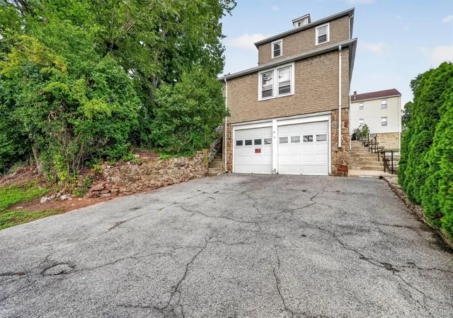 Listing Photo 2 - Condo for sale in building located at 25 Fremont St, Harrison, NY 10528 - Unit #