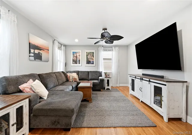 Photo 3 of Sale Pending at 178 New Hampshire Ave, Oyster Bay, NY 11758 | MLS# 1027411 | Listing updated on 2026-10-09