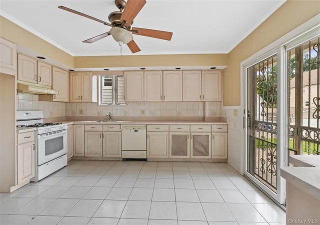 Listing Photo 5 - Condo for sale in building located at 743 Palisade Ave, Yonkers, NY 10703