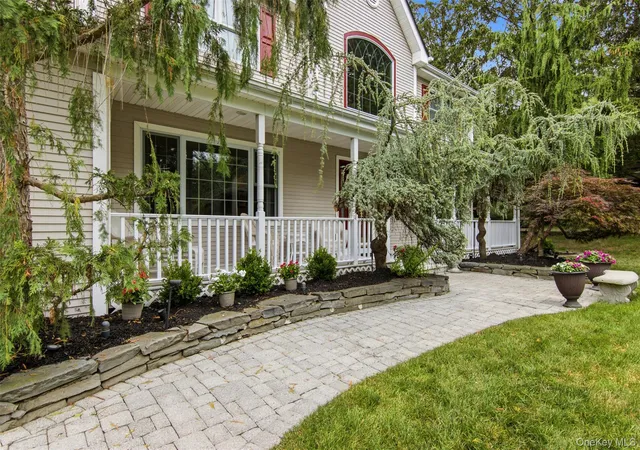 Photo 3 of Sale Pending at 151 Gnarled Holw Rd, Brookhaven, NY 11733 | MLS# 1027433 | Listing updated on 2026-09-02