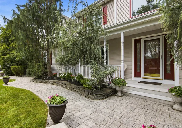 Photo 3 of Sale Pending at 151 Gnarled Holw Rd, Brookhaven, NY 11733 | MLS# 1027433 | Listing updated on 2026-09-02