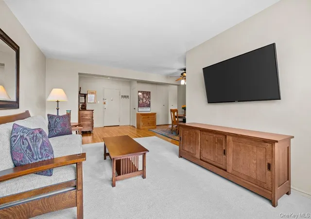 Listing Photo 4 - Condo for sale in building located at 629 Kappock St, New York, NY 10463 - Unit #7N