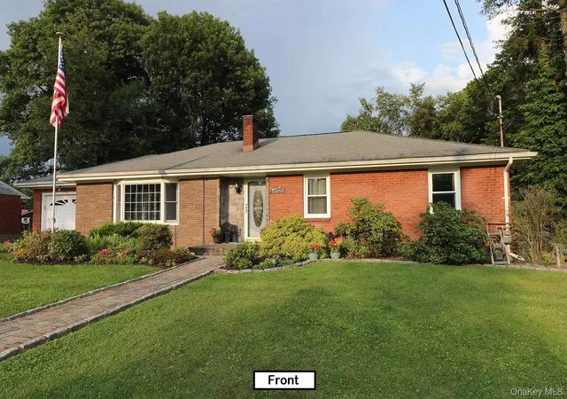 2nd image of 3 Park Hill Dr, New Windsor, NY 12553 | MLS# 1027494