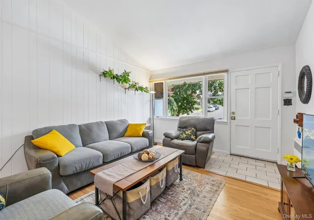 4th image of 11 Park Ave, New Rochelle, NY 10805 | MLS# 1027496