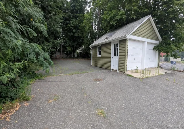 Photo 3 of Sale Pending at 153 W Main St, Kings Park, NY 11754 | MLS# 1027499 | Listing updated on 2026-08-28