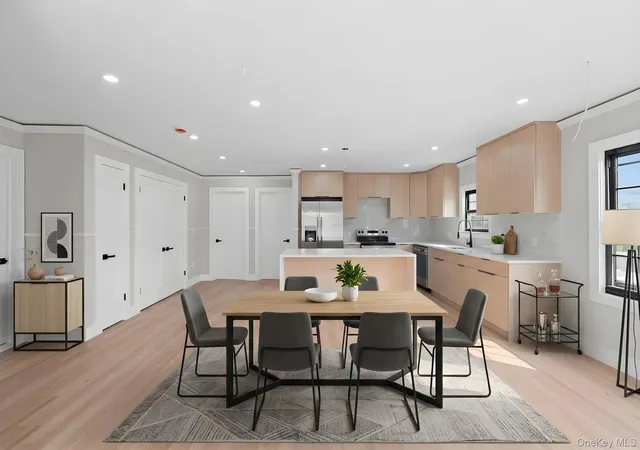 Listing Photo 4 - Condo for sale in building located at 14027 247th St, New York, NY 11422