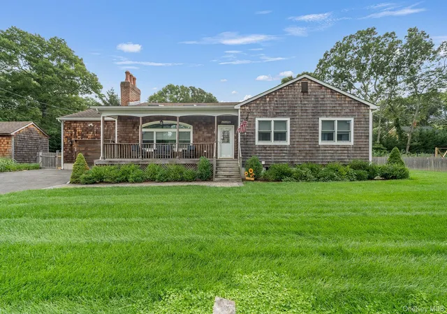 1st image of 10 7th St, East Hampton, NY 11937 | MLS# 1027527