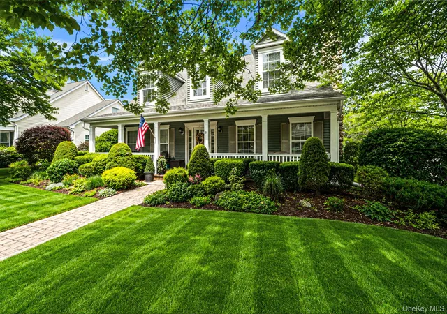 Photo 3 of Sale Pending at 5 Green Ash St, Riverhead, NY 11933 | MLS# 1027530 | Listing updated on 2026-08-28