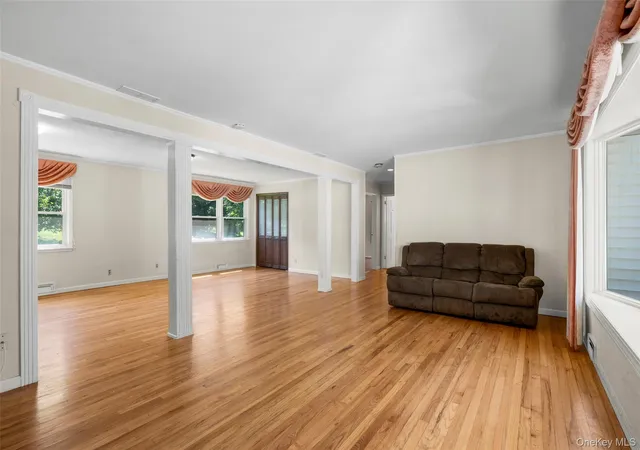 Photo 3 of Single family home for sale at 208 Woodhampton Dr, White Plains, NY 10603 | MLS# 1027547 | Listing updated on 2026-09-29