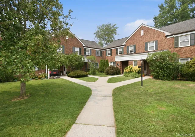Photo 2 of Sale Pending at 117 Robins Rd #117, New Rochelle, NY 10801 | MLS# 1027552 | Listing updated on 2026-10-10