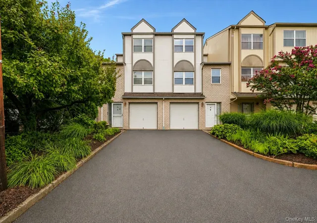 2nd image of 20 Milford Ct, Clarkstown, NY 10954 | MLS# 1027595