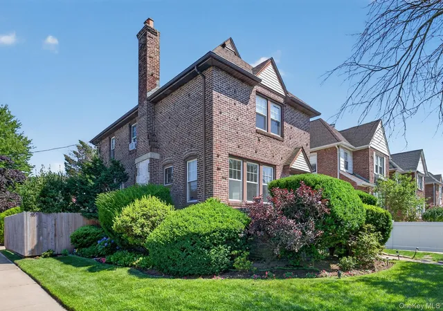 Photo 2 of Sale Pending at 49 Bixley Heath, Hempstead, NY 11563 | MLS# 1027653 | Listing updated on 2026-07-31