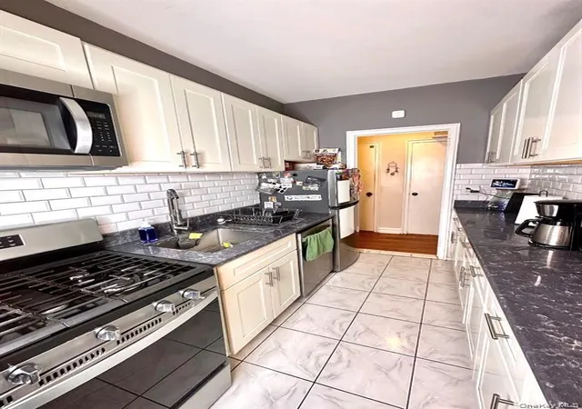 Photo 2 of Condo for sale at 190 E Mosholu Pkwy S #1J, New York, NY 10458 | MLS# 1027673 | Listing updated on 2026-08-02