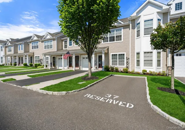 Photo 3 of Sale Pending at 37 Halley Dr #17, Brookhaven, NY 11772 | MLS# 1027676 | Listing updated on 2026-09-01