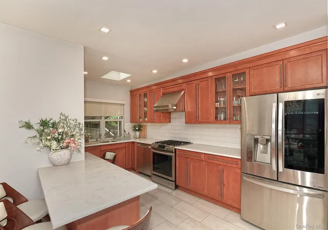 2nd image of 3250 32nd St, New York, NY 11106 | MLS# 1027689