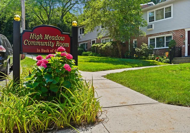 Listing Photo 2 - Condo for sale in building located at 50 Charter Cir, Ossining, NY 10562 - Unit #C