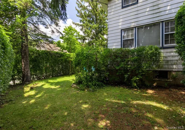 Photo 4 of Sale Pending at 69 West St, Harrison, NY 10528 | MLS# 1027723 | Listing updated on 2026-08-21