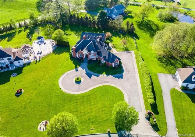 Photo 3 of Single family home for sale at 3 Bristol Dr, Hamptonburgh, NY 10941 | MLS# 1027724 | Listing updated on 2026-10-29