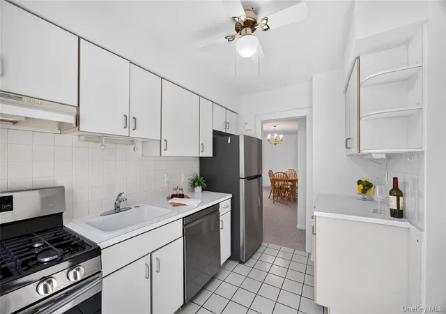 Photo 3 of Sale Pending at 590 Bedford Rd #22, Mount Pleasant, NY 10570 | MLS# 1027741 | Listing updated on 2026-09-12