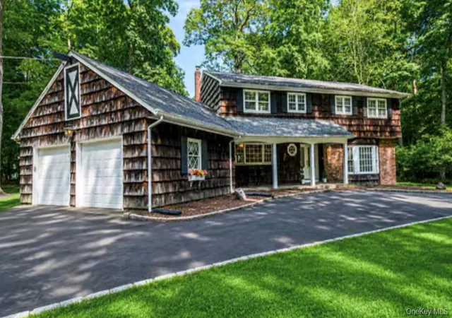 2nd image of 21 Wilderness Rd, Smithtown, NY 11780 | MLS# 1027742