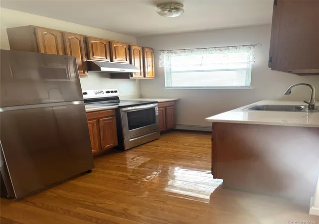 Listing Photo 4 - Condo for sale in building located at 1482 Stadium Ave, Bronx, NY 10465