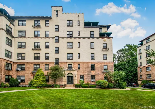 2nd image of 1273 North Ave #2E, Entry 7, New Rochelle, NY 10804 | MLS# 1027752