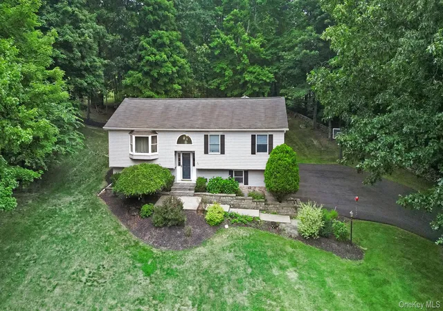 2nd image of 25 Cocoa Ln, Newburgh, NY 12550 | MLS# 1027753