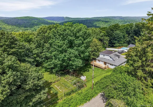 1st image of 55 Ridge Ave, Putnam Valley, NY 10579 | MLS# 1027762