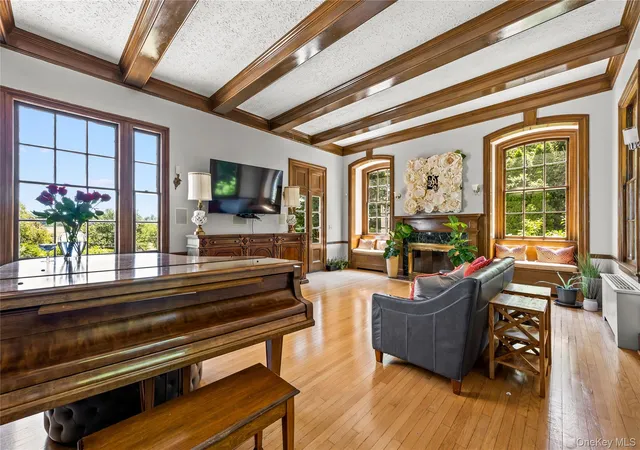 Photo 3 of Single family home for sale at 14 Crescent Dr, Greenburgh, NY 10523 | MLS# 1027766 | Listing updated on 2026-08-20