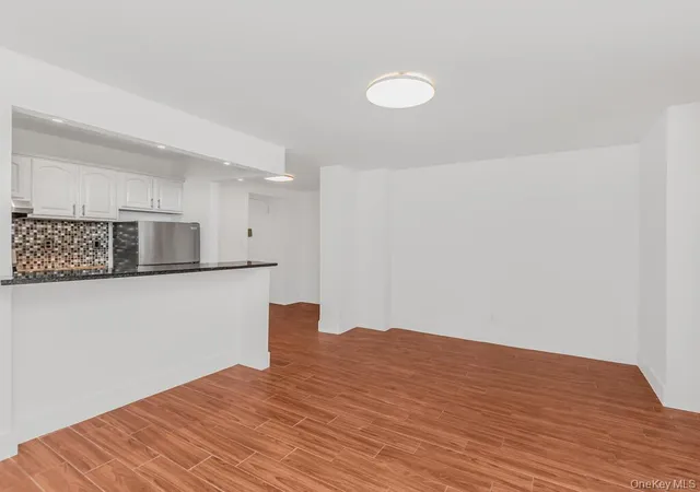 Listing Photo 4 - Condo for sale in building located at 581 Academy St, New York, NY 10034 - Unit #GLE