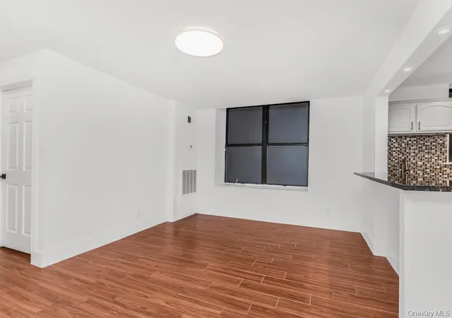 Listing Photo 5 - Condo for sale in building located at 581 Academy St, New York, NY 10034 - Unit #GLE