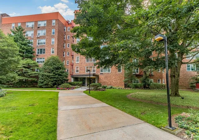 Photo 2 of Condo for sale at 110 Dehaven Dr #120, Yonkers, NY 10703 | MLS# 1027769 | Listing updated on 2026-09-01