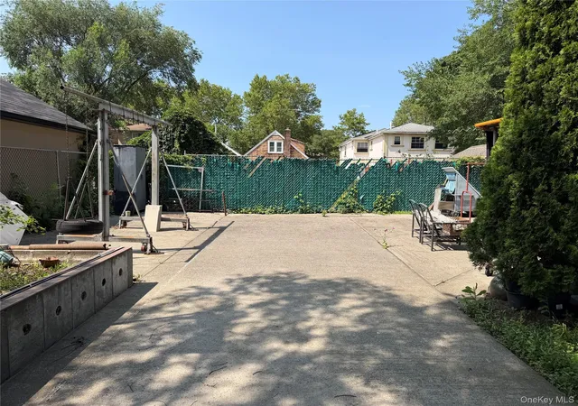 Photo 2 of Single family home for sale at 162 17 76th Road, New York, NY 11366 | MLS# 1027770 | Listing updated on 2026-08-15