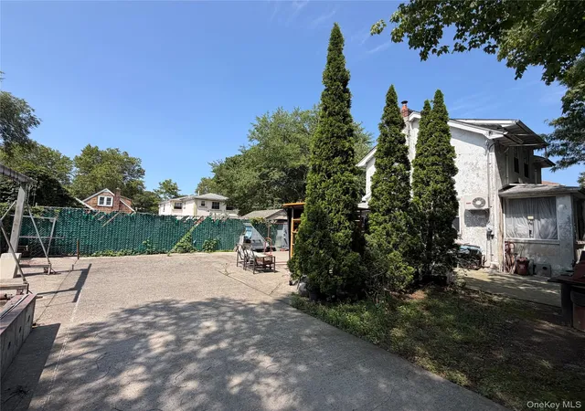 Photo 3 of Single family home for sale at 162 17 76th Road, New York, NY 11366 | MLS# 1027770 | Listing updated on 2026-08-15