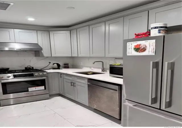 Listing Photo 3 - Condo for sale in Epic Tower located at 41-62 Bowne St, New York, NY 11355 - Unit #13D