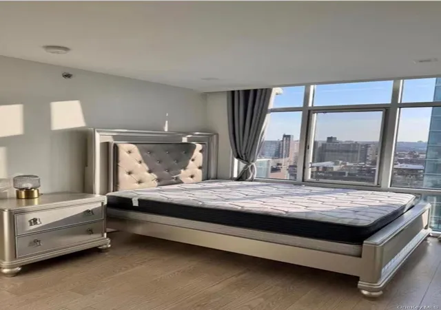 Listing Photo 4 - Condo for sale in Epic Tower located at 41-62 Bowne St, New York, NY 11355 - Unit #13D