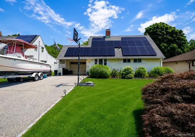 Photo 1 of Sale Pending at 9 Skimmer Ln, Hempstead, NY 11756 | MLS# 1027789 | Listing updated on 2026-10-09