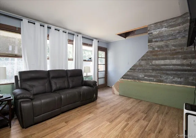 Photo 3 of Sale Pending at 9 Skimmer Ln, Hempstead, NY 11756 | MLS# 1027789 | Listing updated on 2026-10-09