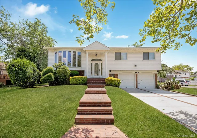 Photo 1 of Sale Pending at 900 Flanders Dr, Hempstead, NY 11581 | MLS# 1027792 | Listing updated on 2026-09-03