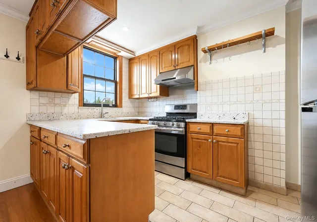 Photo 3 of Single family home for sale at 2033 28th Street, Astoria, NY 11105 | MLS# 1027800 | Listing updated on 2026-09-04