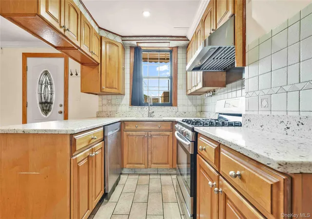Photo 2 of Single family home for sale at 2033 28th Street, Astoria, NY 11105 | MLS# 1027800 | Listing updated on 2026-09-04