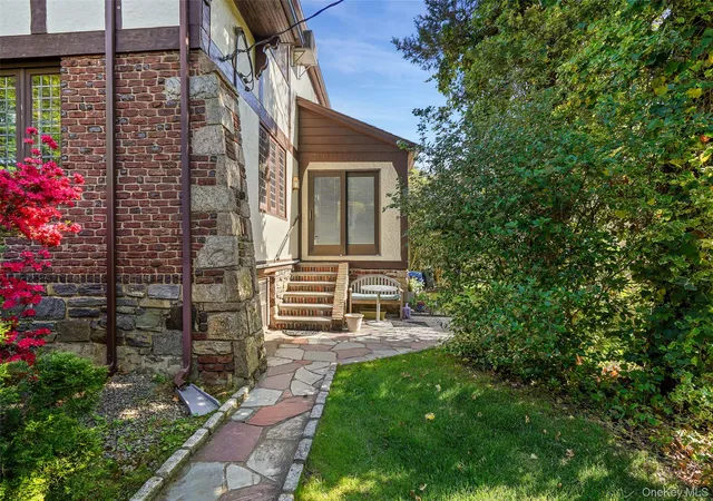 Photo 41 of Single family home for sale at 297 E Devonia Ave, Mount Vernon, NY 10552 | MLS# 1027807 | Listing updated on 2026-09-05