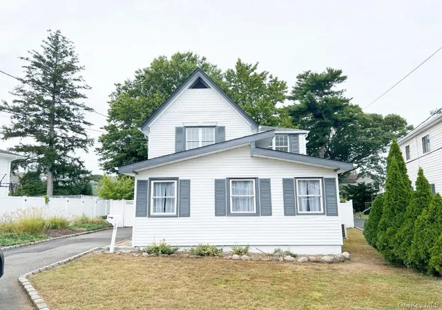 Photo 1 of Single family home for sale at 20 Walters Ave, Oyster Bay, NY 11791 | MLS# 1027820 | Listing updated on 2026-08-01