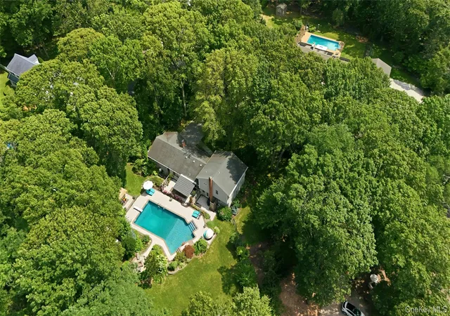 Photo 3 of Sale Pending at 475 Alois Ln, Southold, NY 11952 | MLS# 1027823 | Listing updated on 2026-08-21