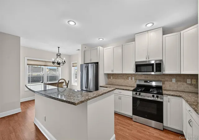 Listing Photo 5 - Condo for sale in building located at 2202 Vws Wy, Pomona, NY 10970