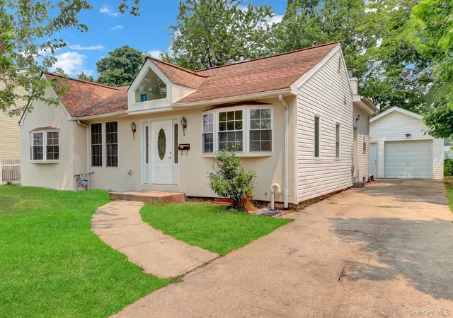 Photo 2 of Single family home for sale at 1431 Brooklyn Blvd, Islip, NY 11706 | MLS# 1027830 | Listing updated on 2026-09-18