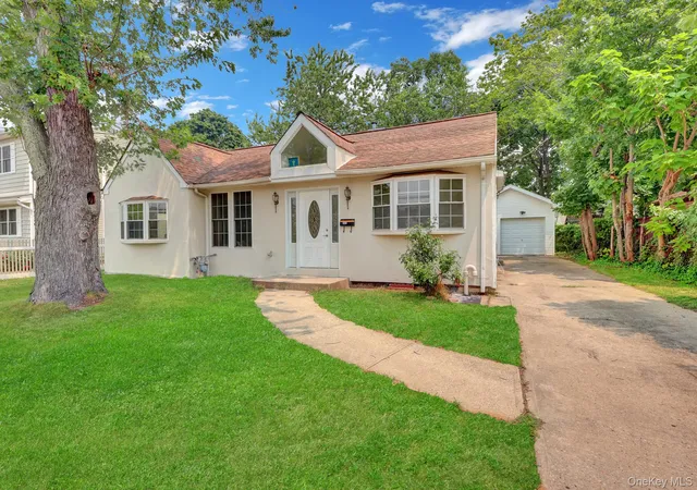Photo 3 of Single family home for sale at 1431 Brooklyn Blvd, Islip, NY 11706 | MLS# 1027830 | Listing updated on 2026-09-18