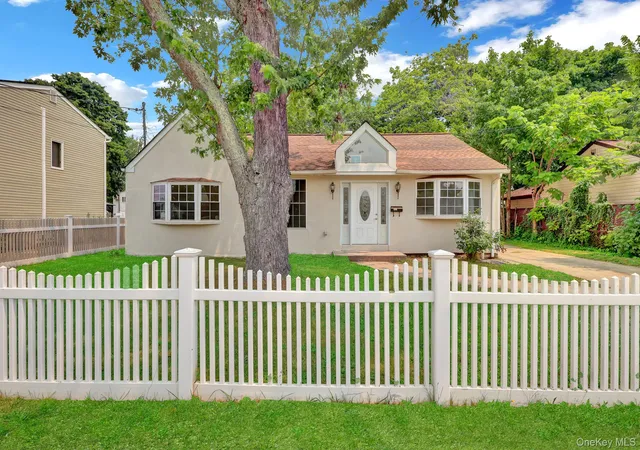 Photo 3 of Single family home for sale at 1431 Brooklyn Blvd, Islip, NY 11706 | MLS# 1027830 | Listing updated on 2026-10-01