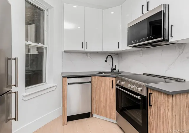 Photo 2 of House for sale at 514 E 188th Street, Bronx, NY 10458 | MLS# 1027834 | Listing updated on 2026-07-22
